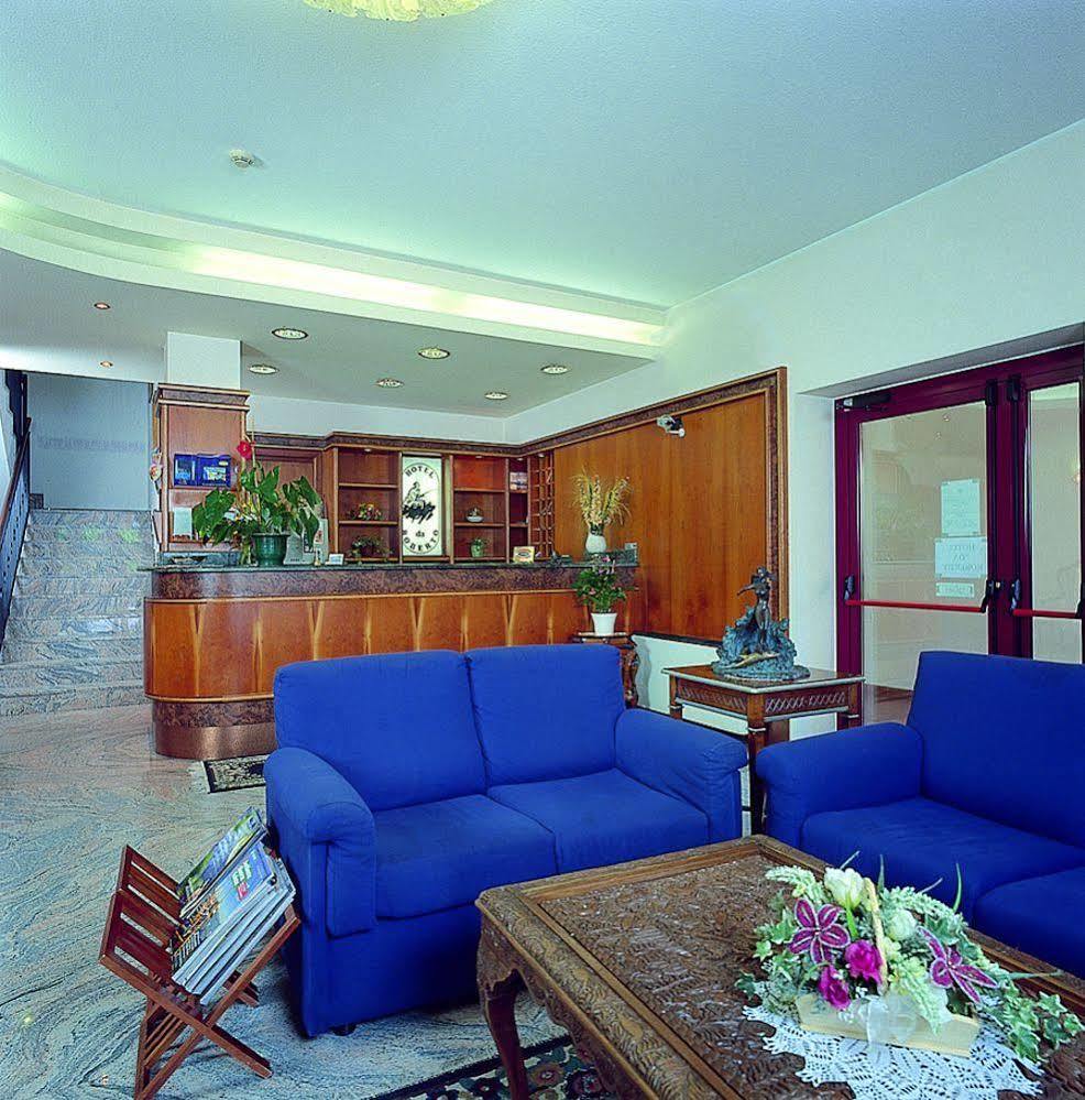 לאזיסה Hotel Da Roberto מראה חיצוני תמונה